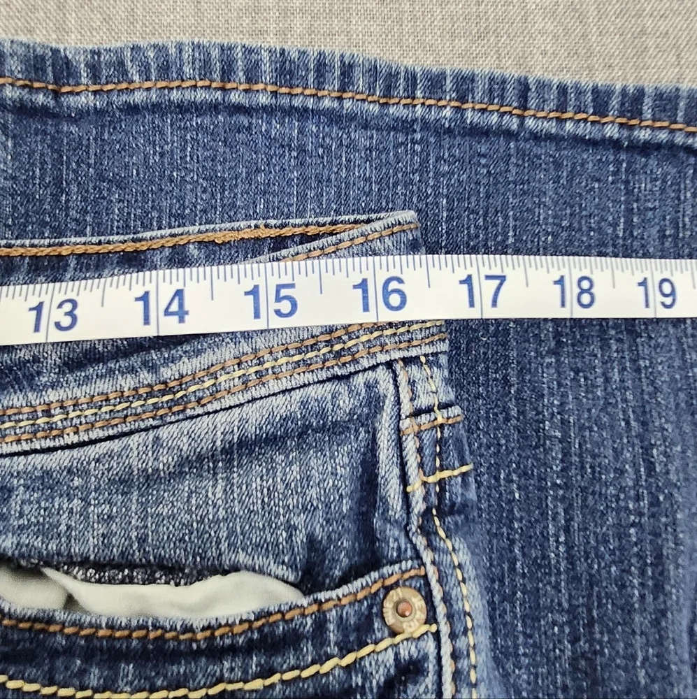 Rue21 Slim Boot Medium Wash Denim Jeans. Size 9/10 R - Picture 6 of 10